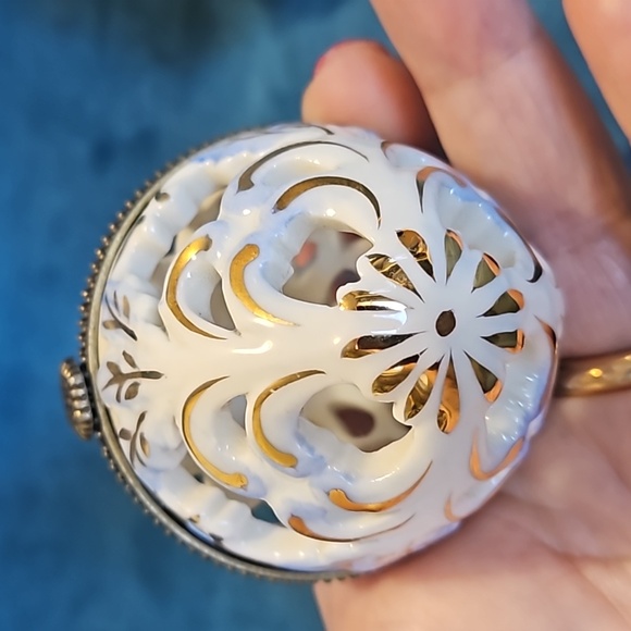 2 beautiful original Seagull Studio ornaments ,new with tag, trinket box,Christm - Picture 3 of 12